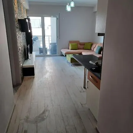 Apartment Luxurious By The Sea